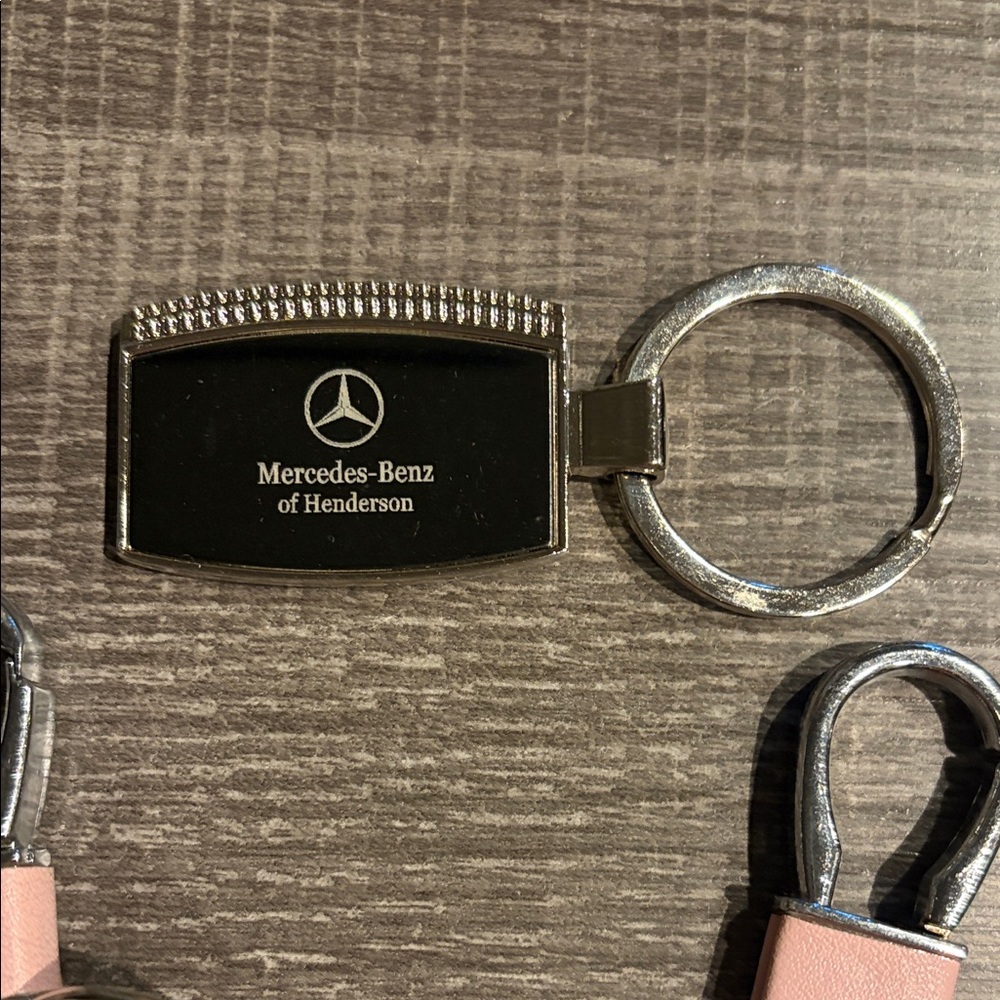 Mercedes-Benz two Pink Quilted Key fob leather case . Authentic - Picture 4 of 4